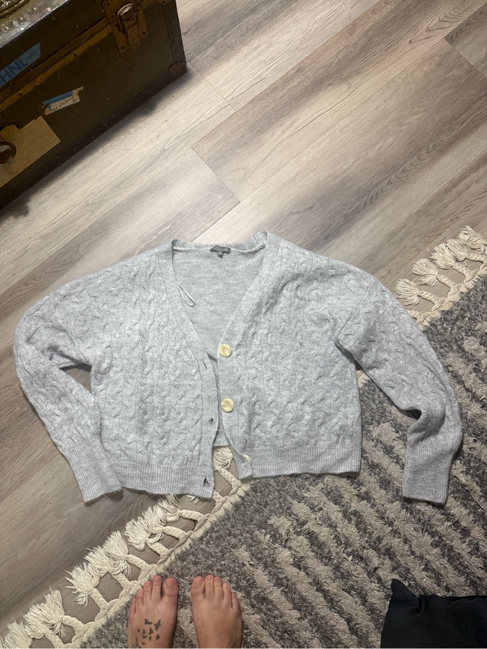Francesca's Light Gray Knit Cardigan Sweater Size Large